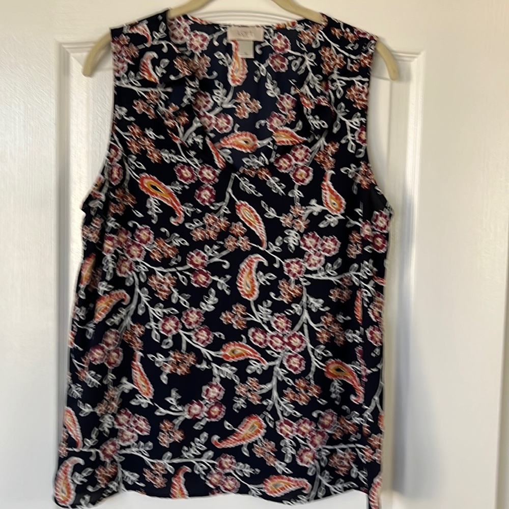 EUC Loft M sleeveless top